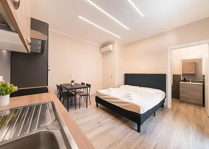 Dall'arca Station - Center - Fiera 게스트하우스