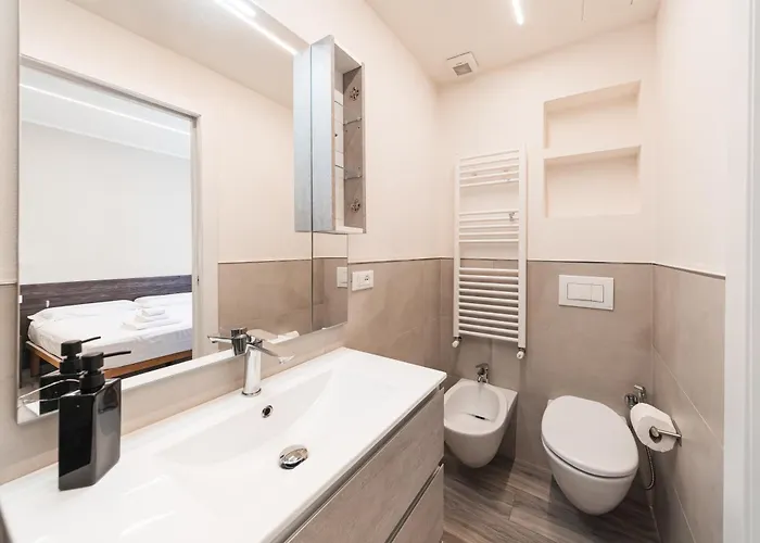 Dall'arca Station - Center - Fiera 게스트하우스 볼로냐